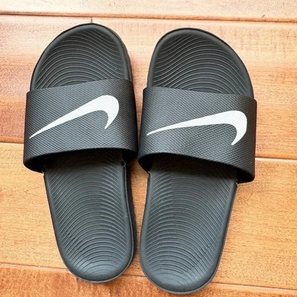 Nike Kawa Shower Slide‎ Sandals Boys 2Y Black 819352-001